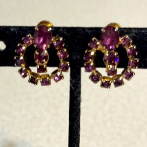 Vintage Coro gold tone amethyst rhinestone screw back (600)